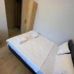 Dolphin Cafe Apartmanhotel 4*