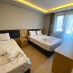 Apartmanhotel Dolphin Cafe 4*
