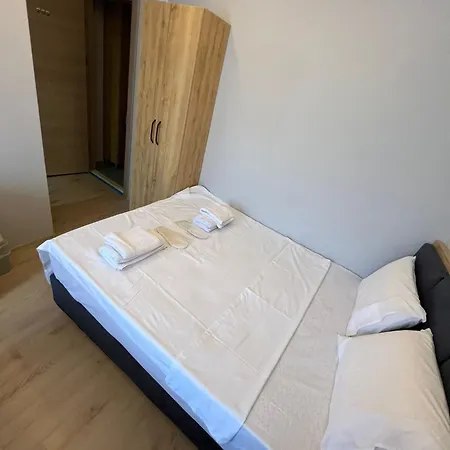 Dolphin Cafe Apart Otel İstanbul