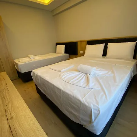 Dolphin Cafe Apart Otel