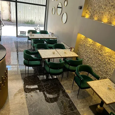 Dolphin Cafe 4* Isztambul