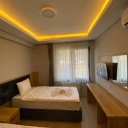 Dolphin Cafe Апарт-отель 4*