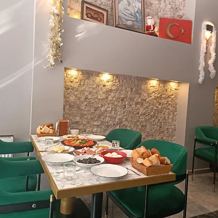 Dolphin Cafe 4* Isztambul