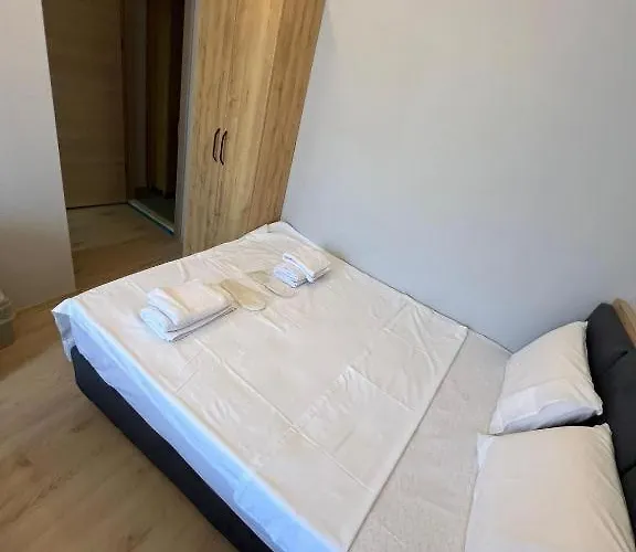 Dolphin Cafe Apart-hotel 4*