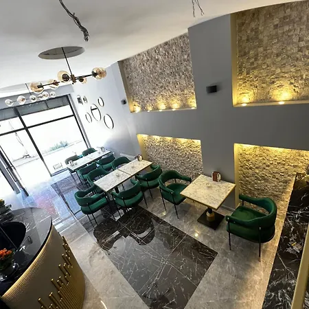 Dolphin Cafe